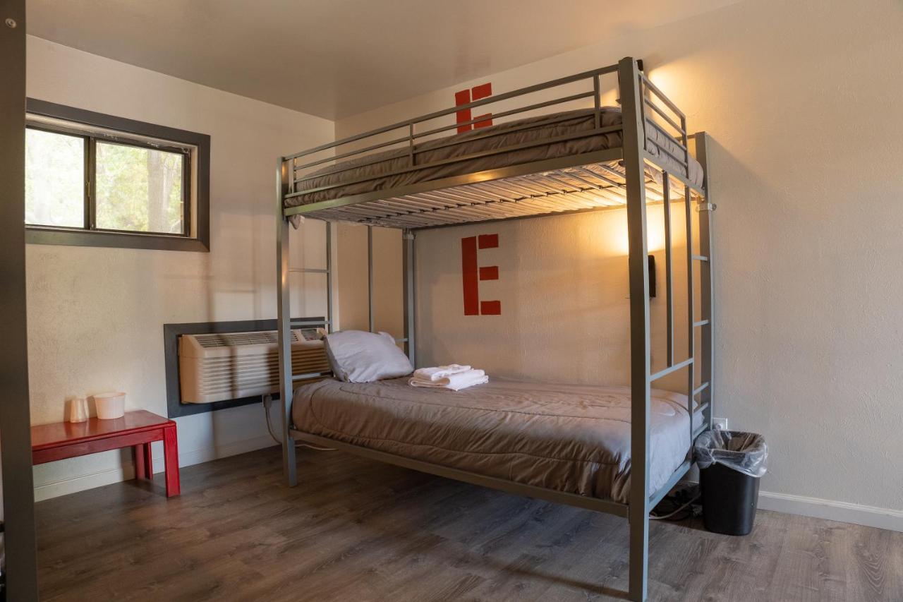 The Junction Hotel And Hostel Durango Buitenkant foto