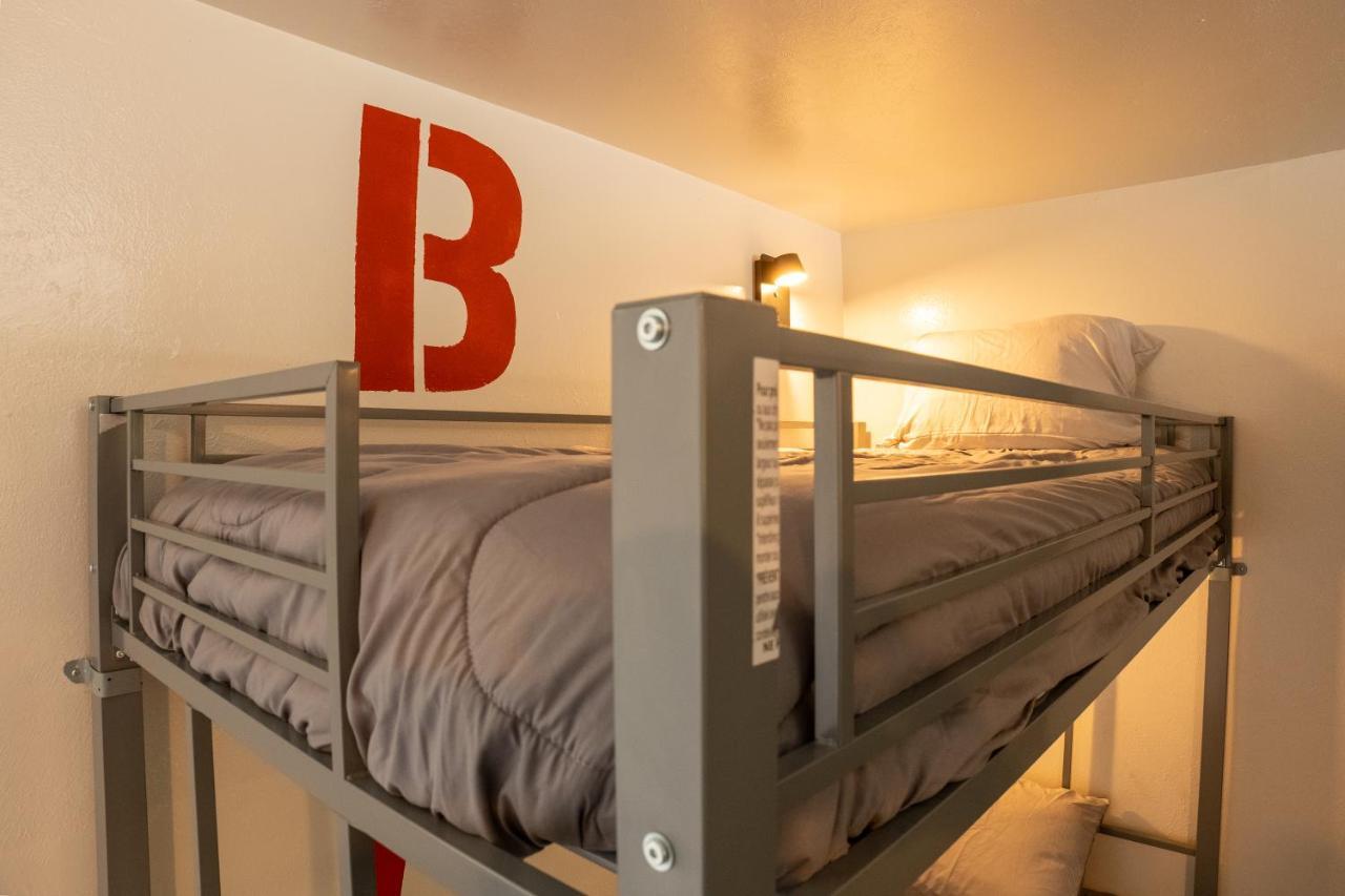 The Junction Hotel And Hostel Durango Buitenkant foto